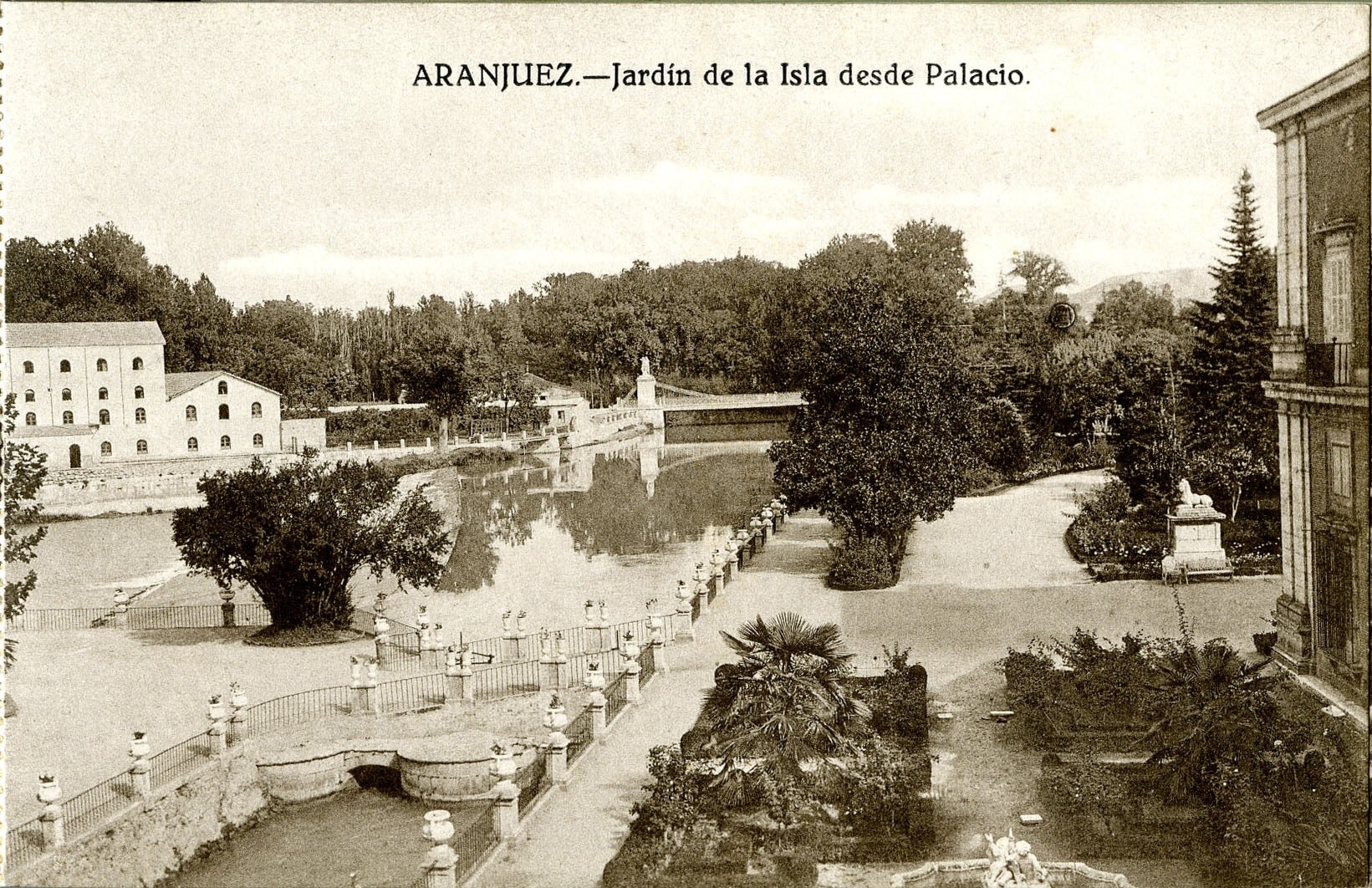 Puente del Canal y la Ria del Jardin de la Isla