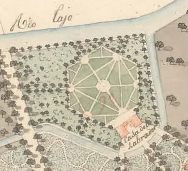 Plano histórico de un jardín hexagonal junto al Tajo, con la Casa del Labrador.