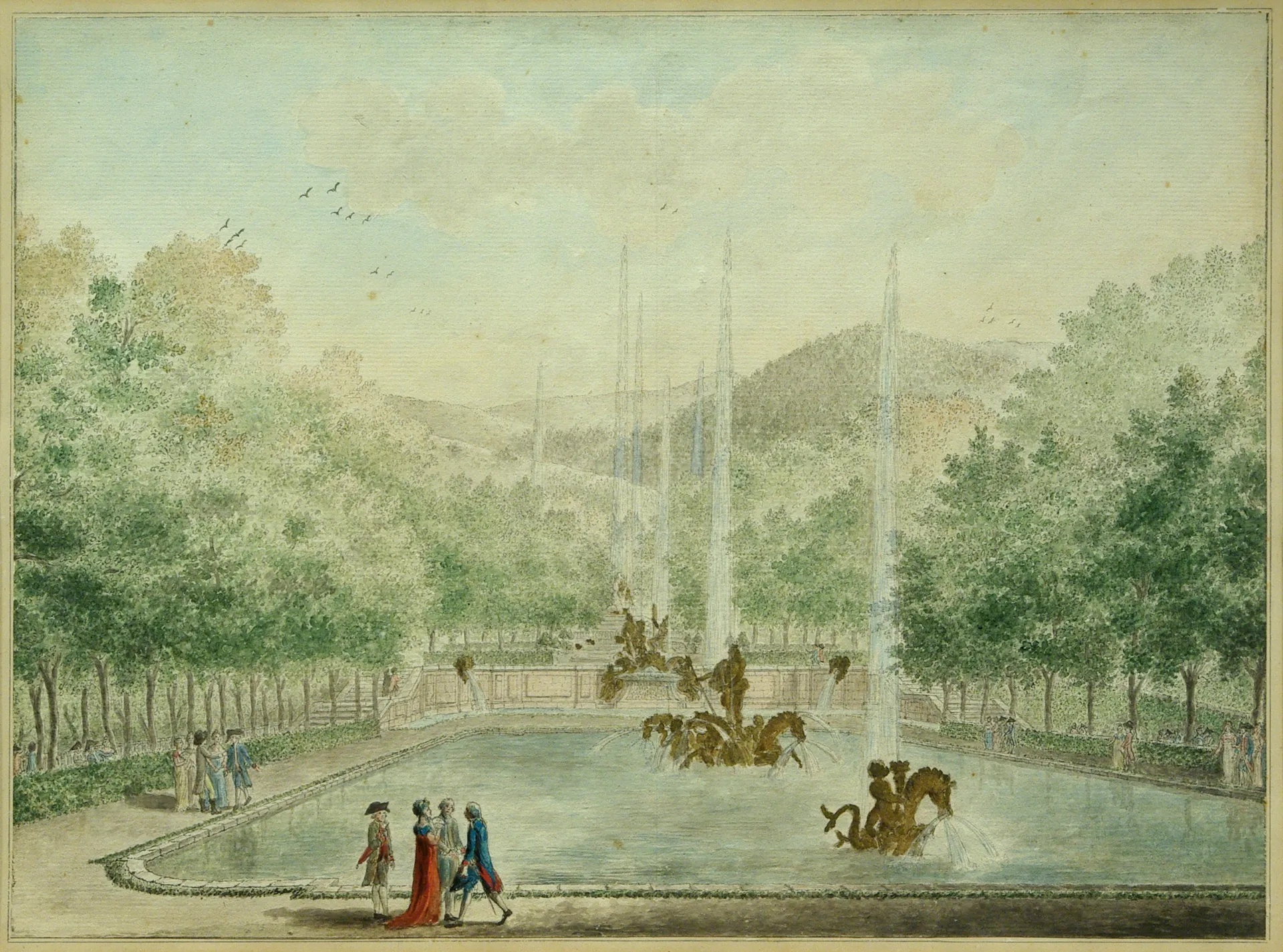 Dibujo a acuarela de un estanque con altos surtidores de agua y esculturas doradas de caballos marinos, rodeado de arboleda, con paseantes de época.