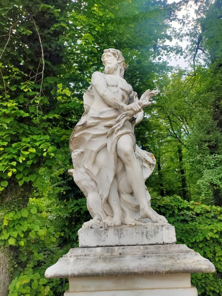 Fotografía de la escultura del Fuego o Júpiter.