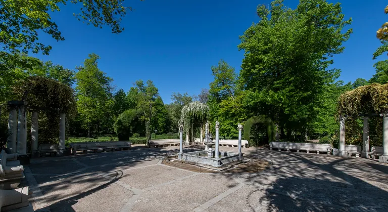 Fuente de las Arpías o del Espinario, imagen actual.
