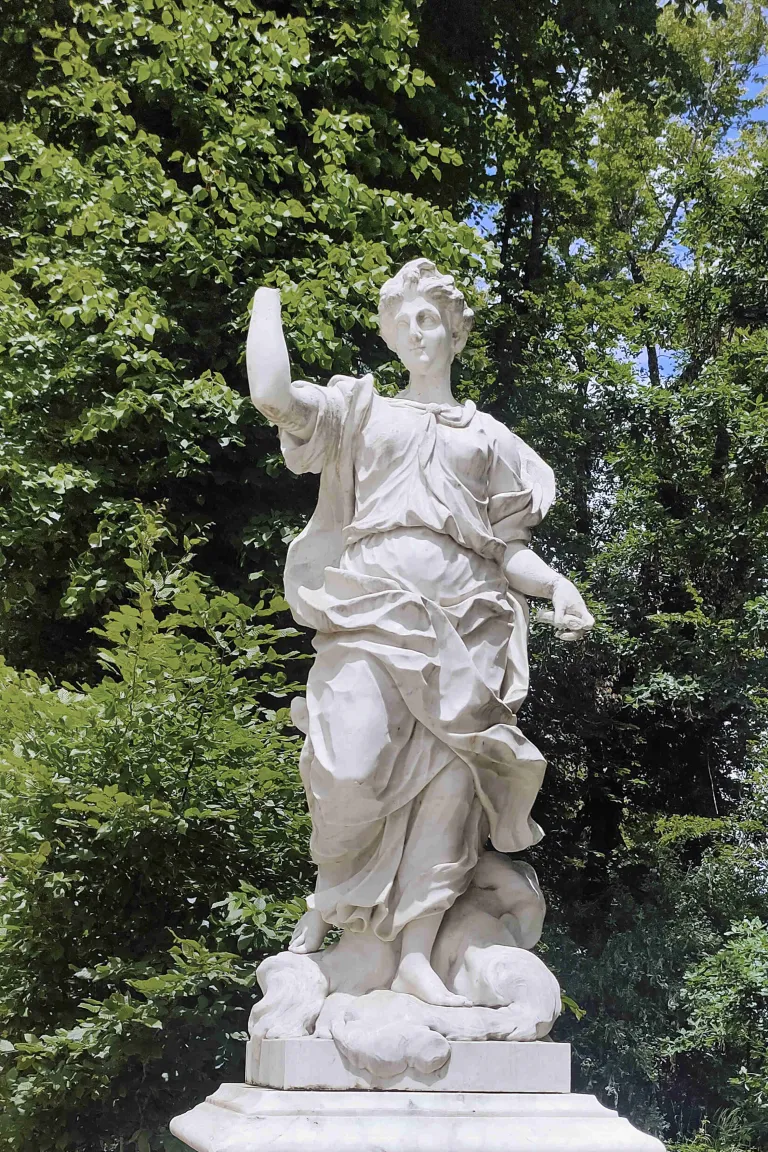 Fotografía de la escultura de Juno o Anfitrite.