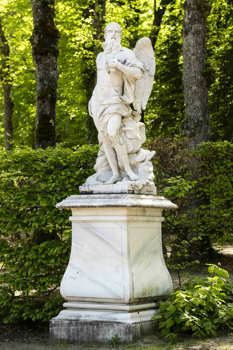 Fotografía de la escultura de Saturno.